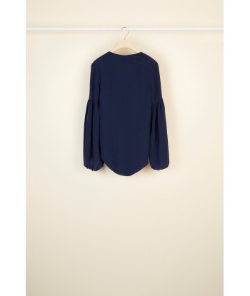 Silk blouse with Bishop sleeves en stock