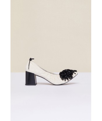 Pearl-embellished tweed pumps est présent 