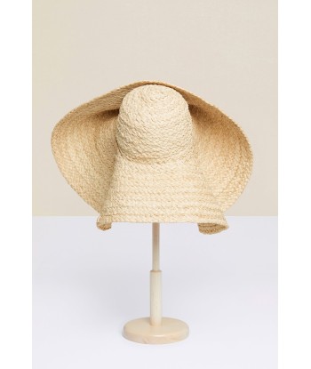 Embellished oversized woven hat suggérées chez