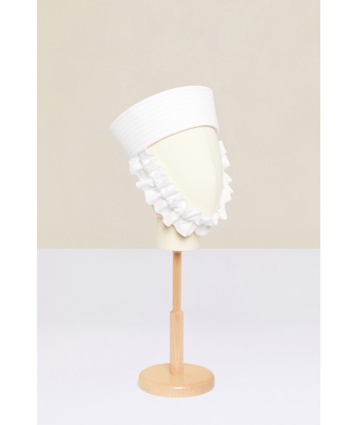 Ruffle strap sailor hat s'inspire de l'anatomie humaine