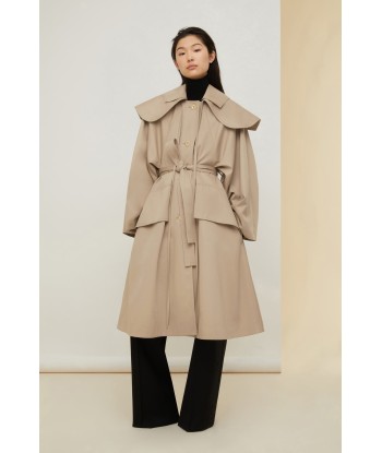 Oversized belted coat in organic gabardine with detachable collar Dans la société mordern