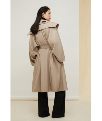 Oversized belted coat in organic gabardine with detachable collar Dans la société mordern