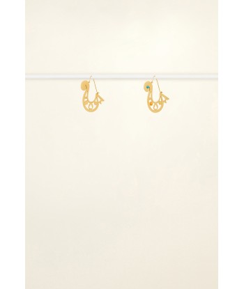 Asymmetrical cut-out hoop earrings in gold-plated brass and pearls Faites des économies