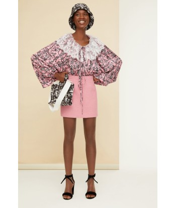 Lace collar top in printed crinkled satin En savoir plus